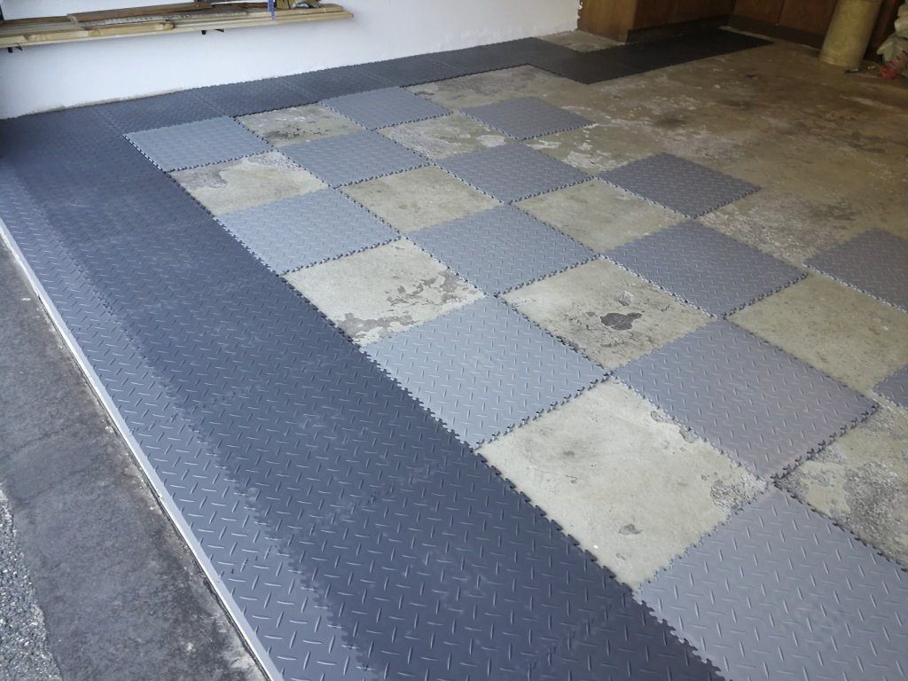 PVC Fliesen als Garagenboden easyfloor